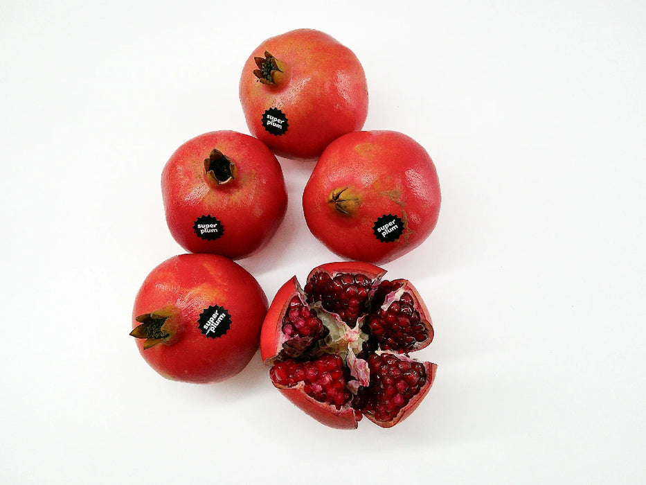 Baby Pomegranates: 4 pcs (Delhi/NCR)